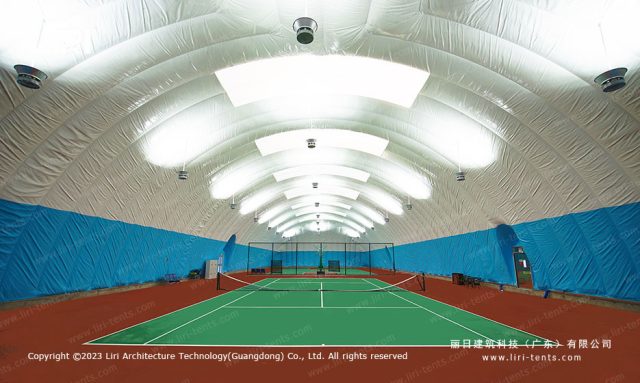 气膜运动馆篮球区