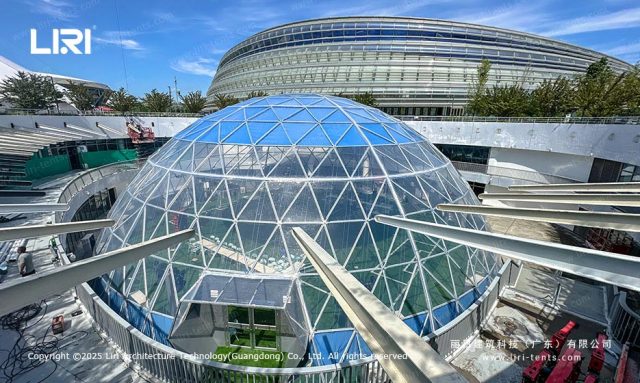 etfe膜结构球形篷房航拍图